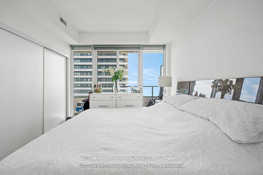 2 Bedrooms Condo at 30 Shore Breeze,  Toronto For sale