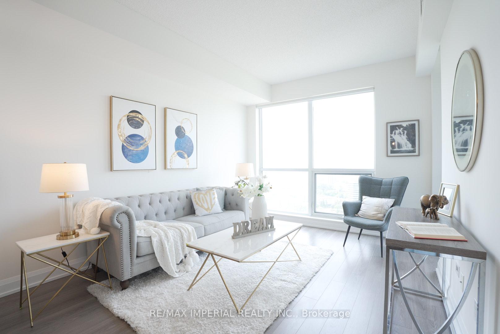 2 Bedrooms Condo at 18 Graydon Hall, Toronto For sale