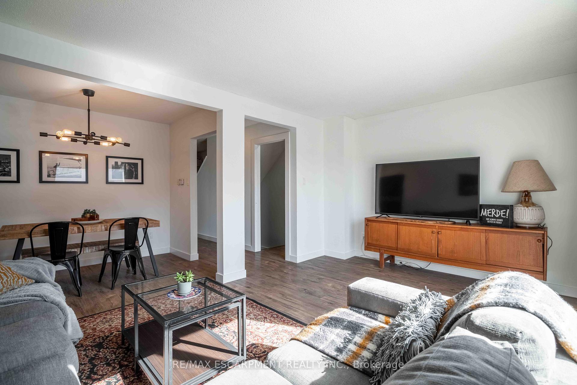 3 Bedrooms Condo at 1190 Upper Ottawa, Hamilton For sale