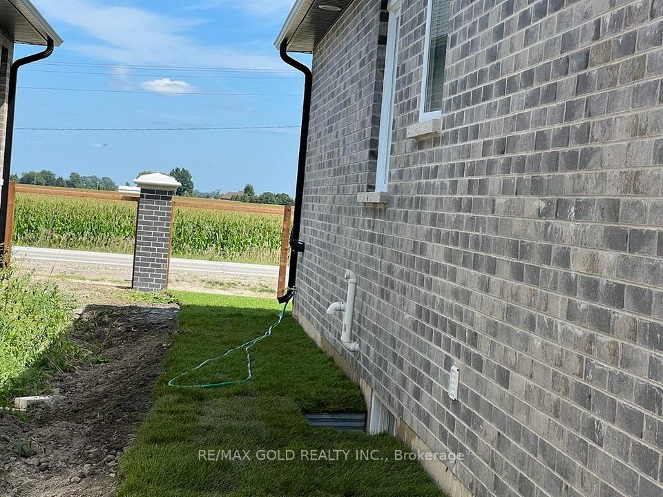 312 Stathis Boulevard, Sarnia, ON N7S 0G7