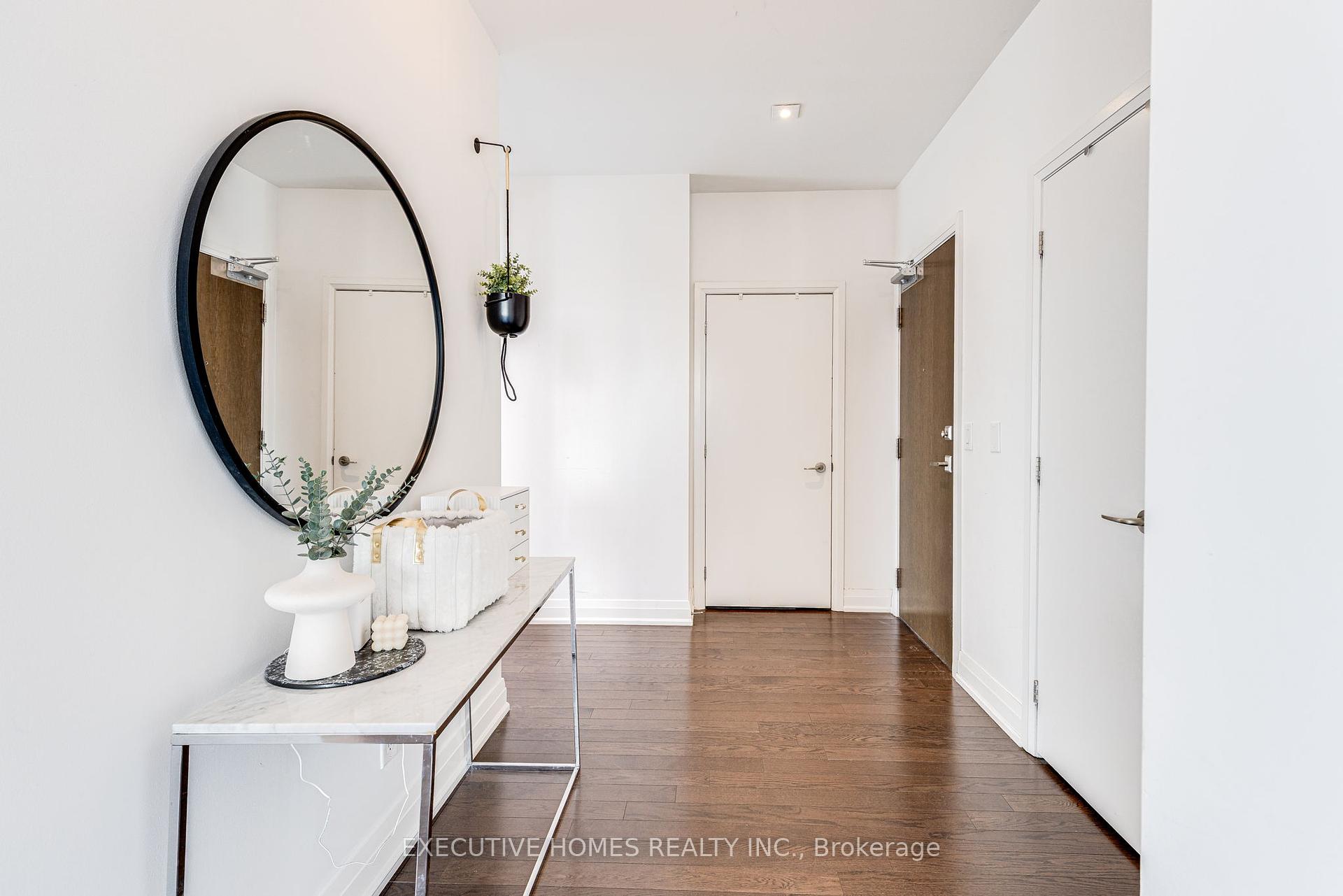 2 Bedrooms Condo at 80 John,  Toronto For sale