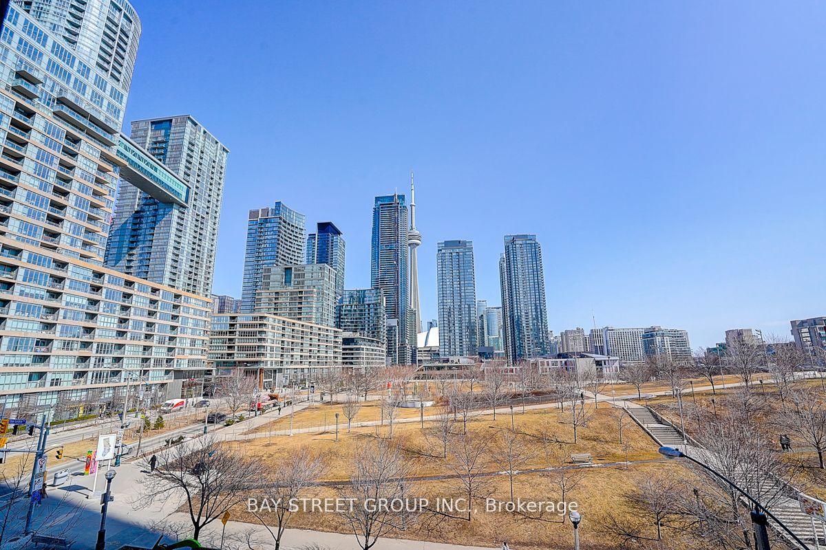 2 Bedrooms Condo at 85 Queens Wharf, Toronto For sale