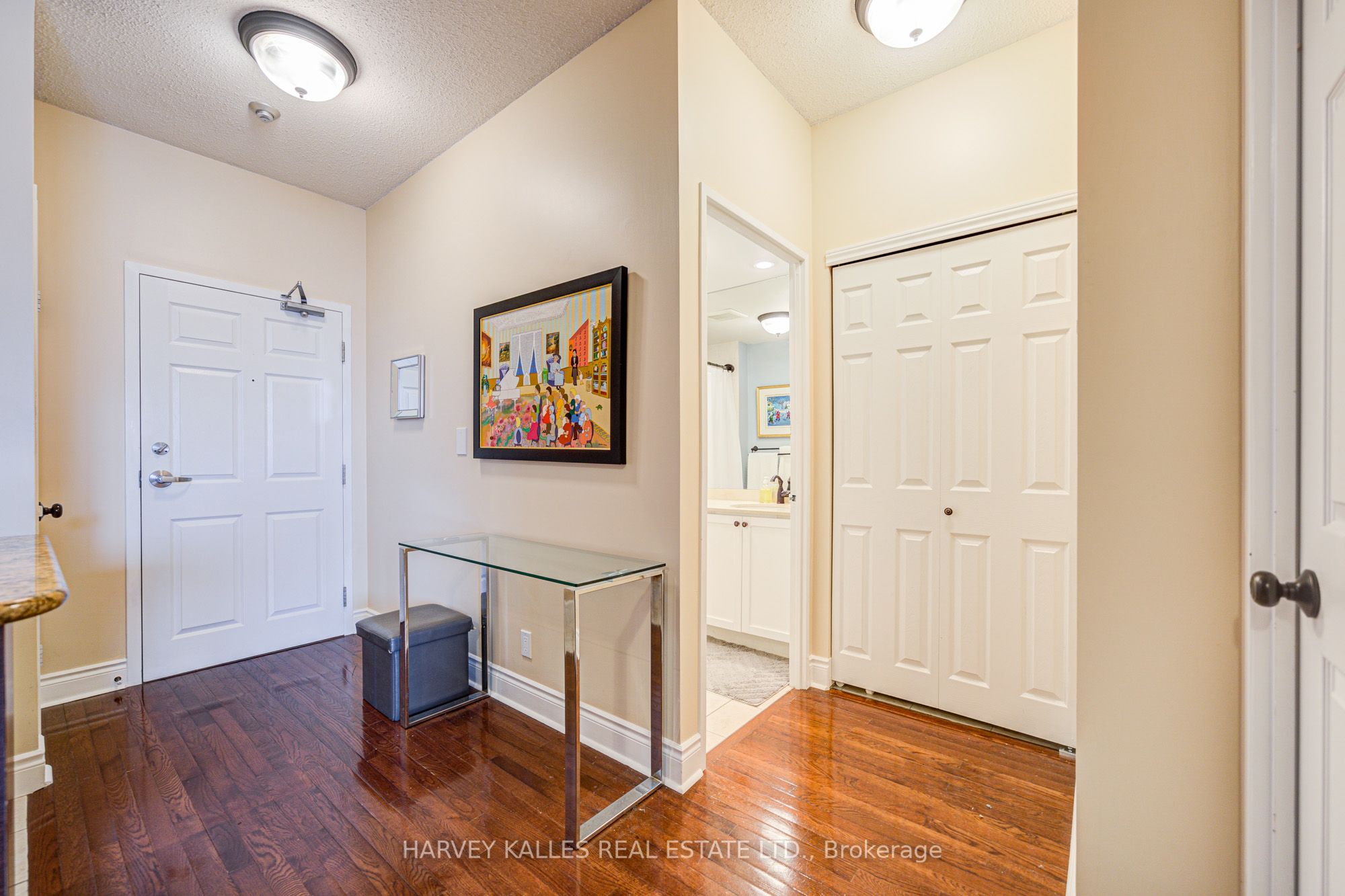 245 Davisville Avenue, #LPH01