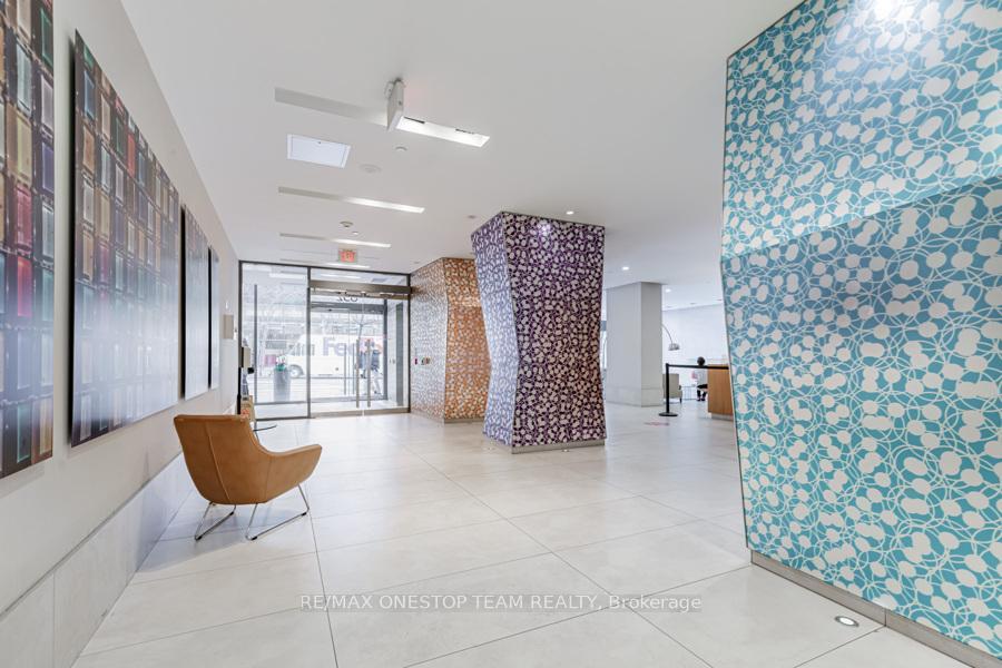 4 Bedrooms Condo at 832 Bay, Toronto For sale