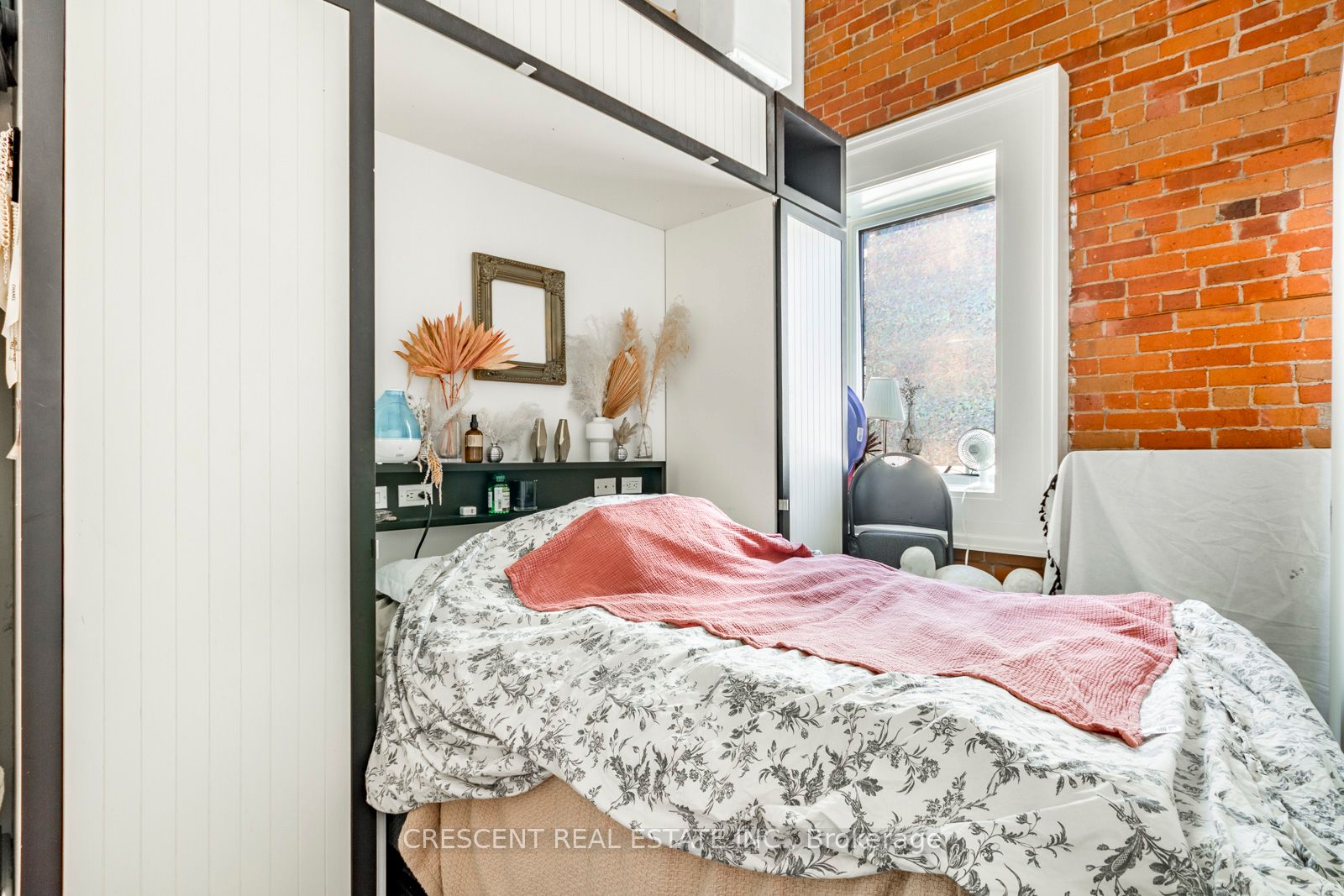915 King Street W, #208