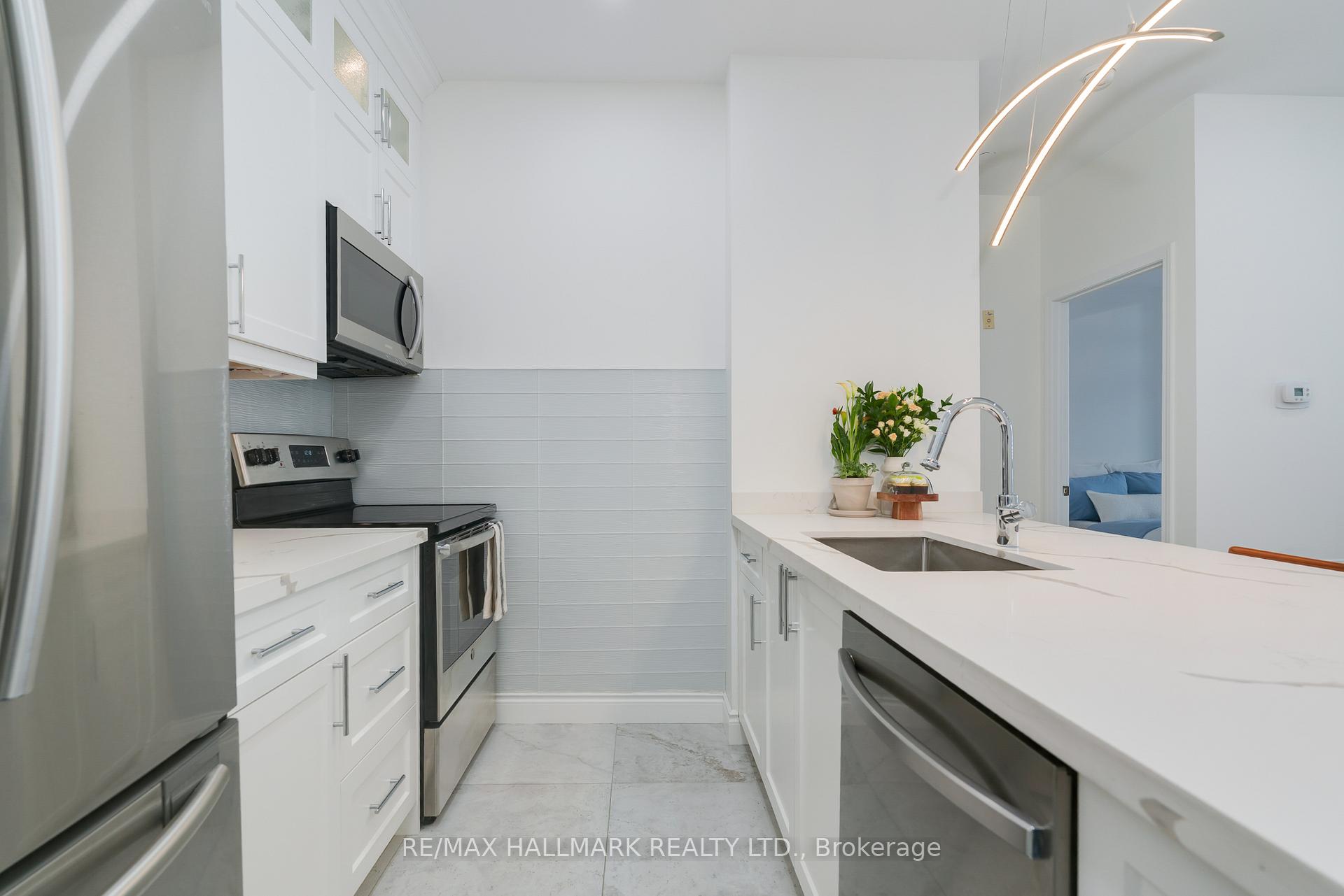 1 Bedroom Condo at 980 Yonge, Toronto For sale