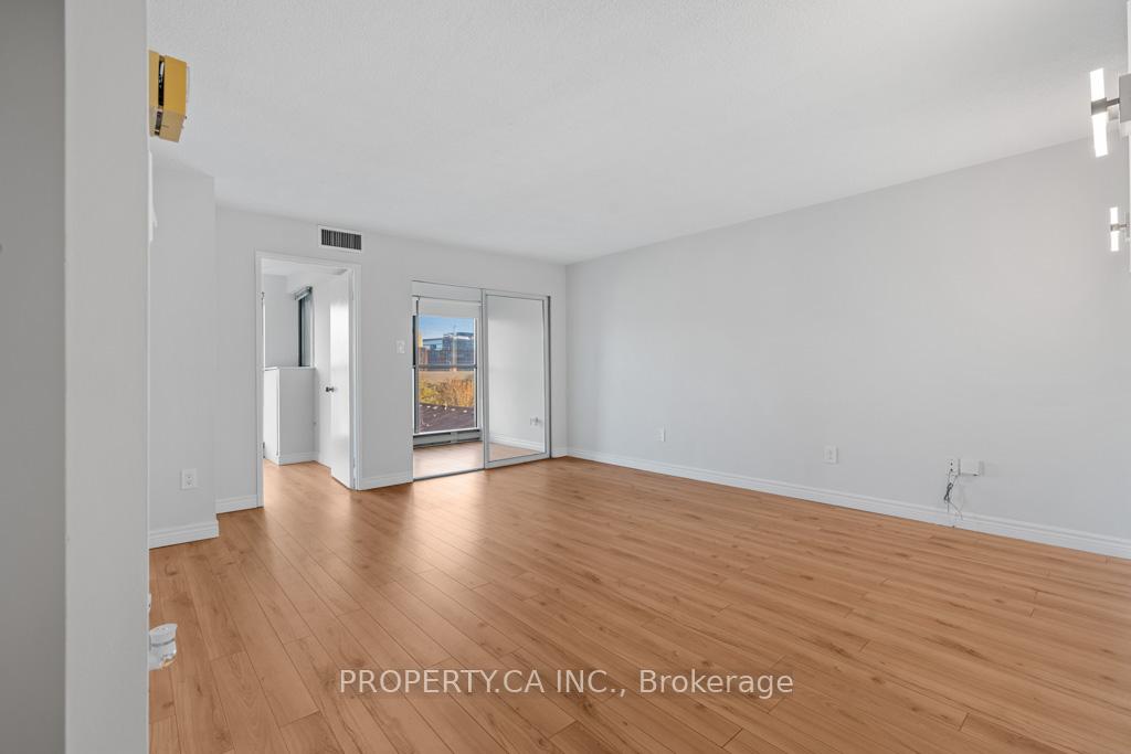 4 Bedrooms Condo at 65 Scadding, Toronto For sale