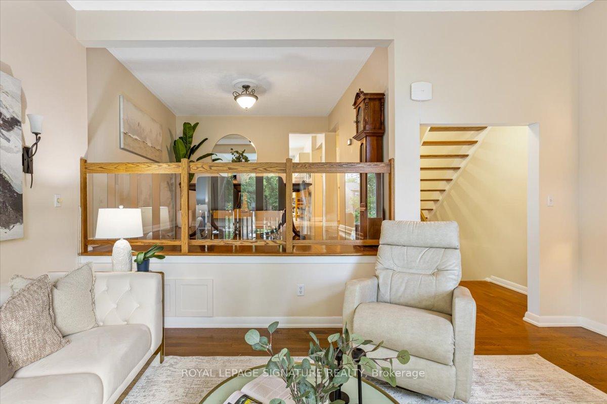 3 Bedrooms Condo at 86 Wagon Trailway, Toronto For sale