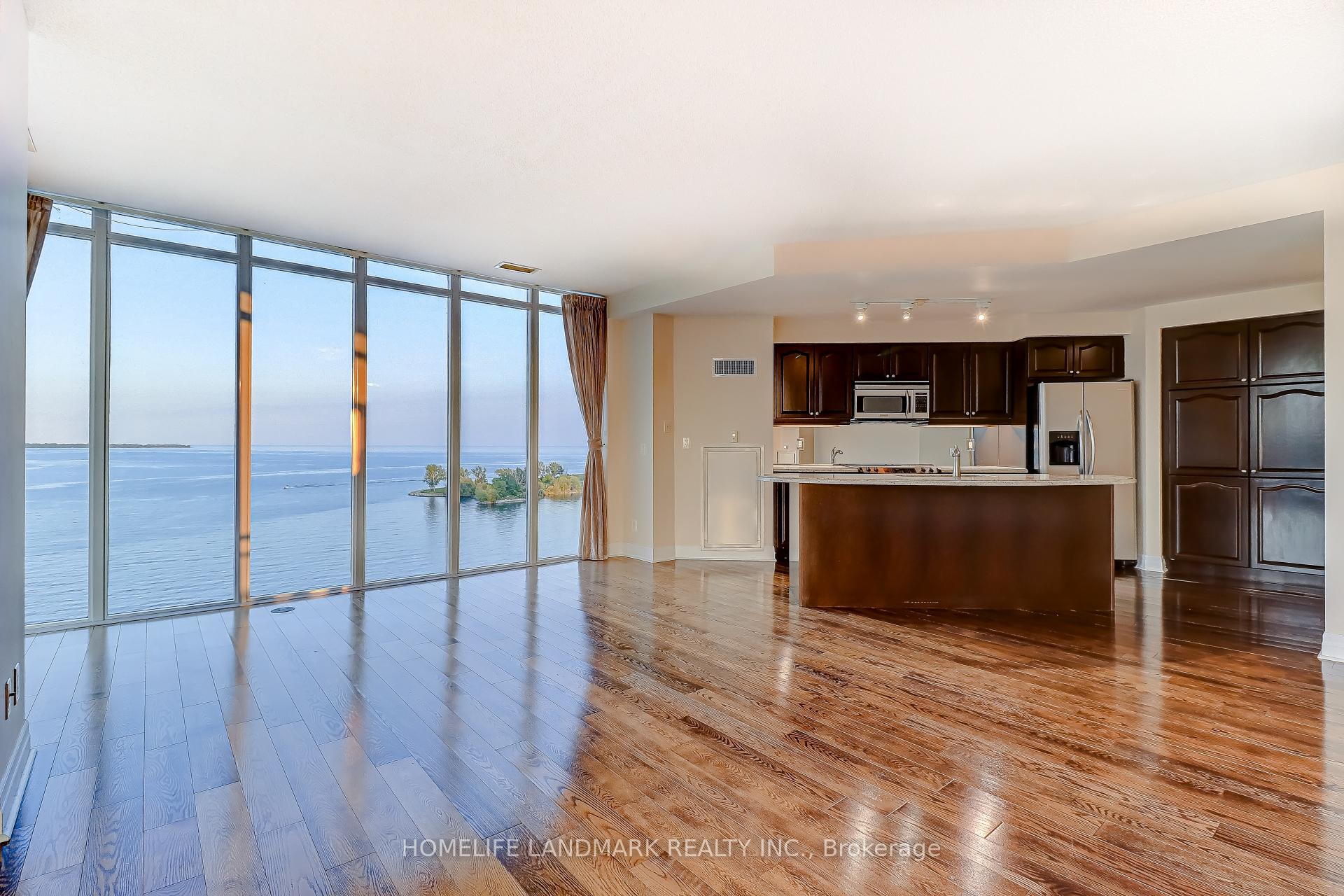 3 Bedrooms Condo at 58 Marine Parade, Toronto For sale