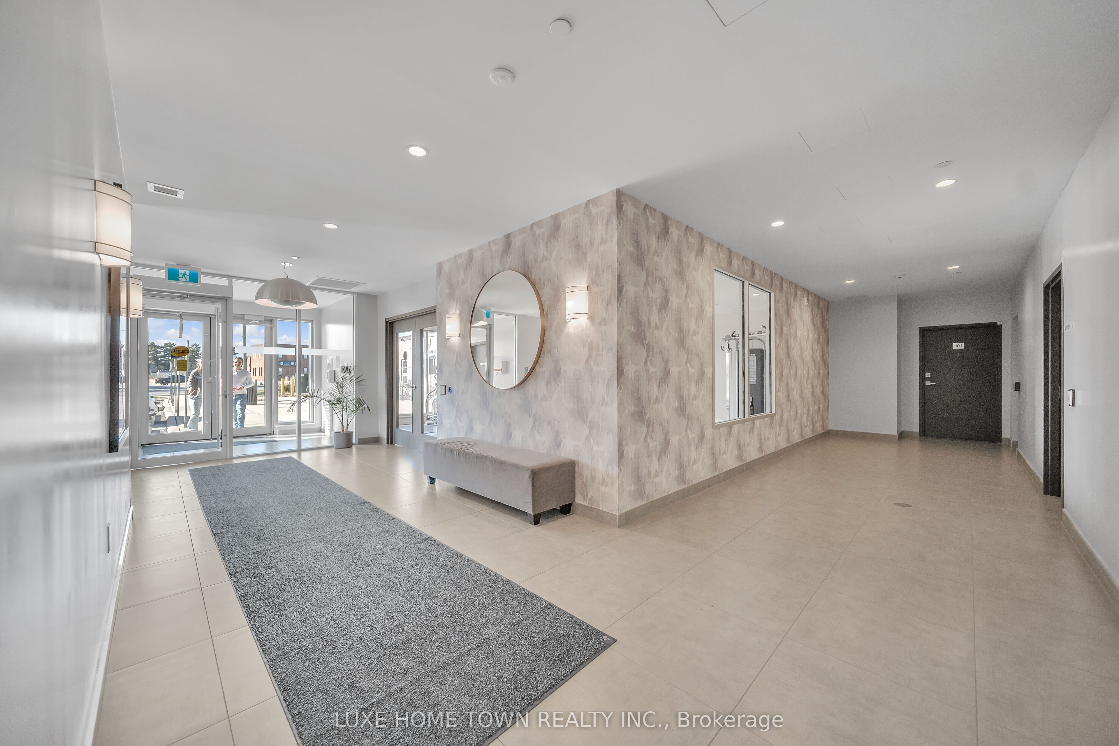 716 Main Street E, #801