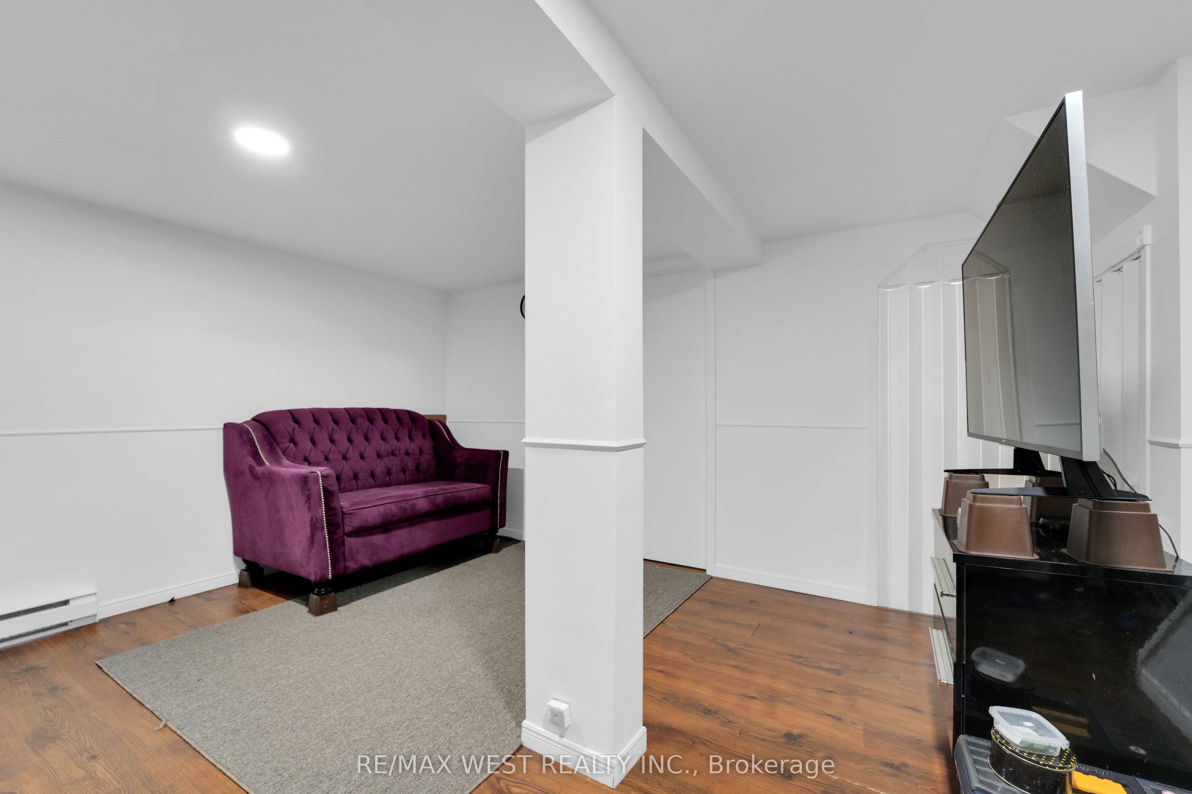 18 Jasmine Square