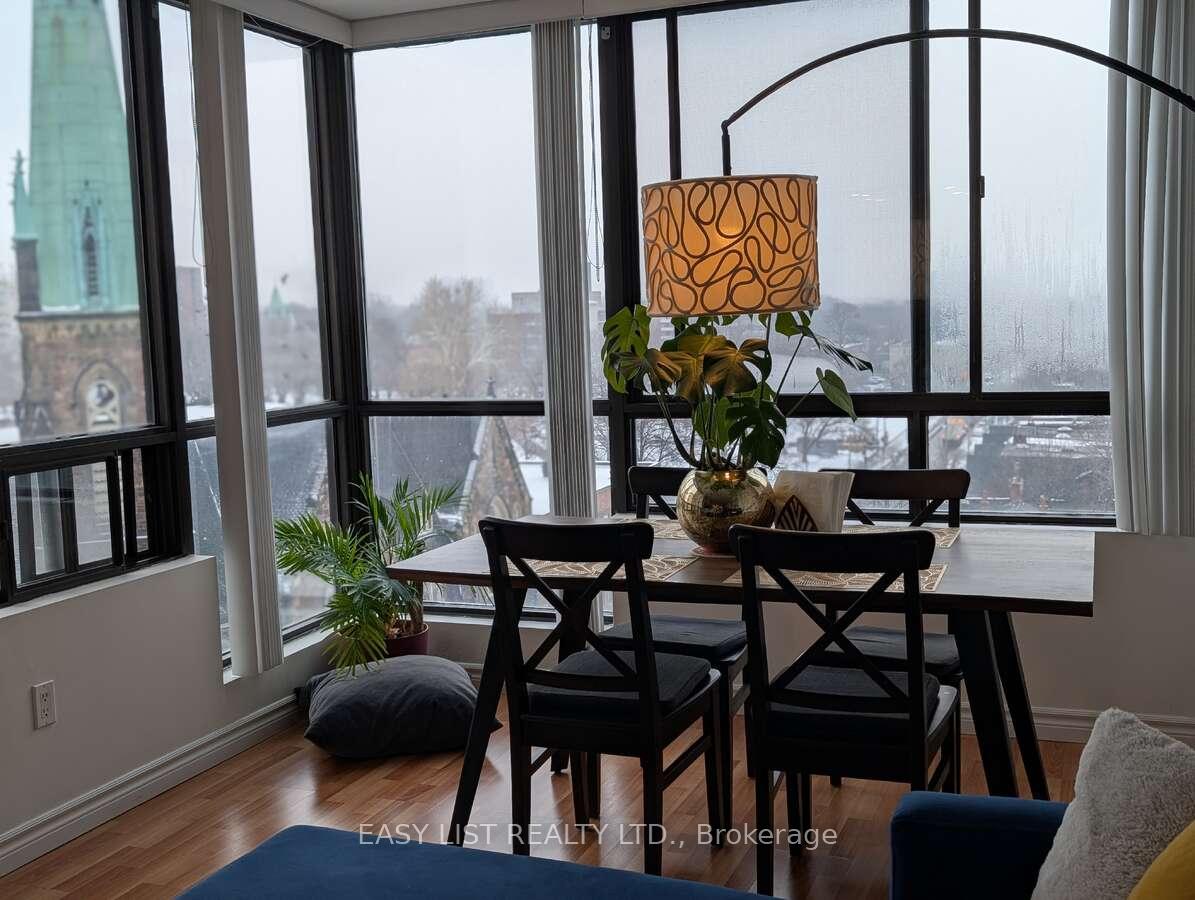 2 Bedrooms Condo at 117 Gerrard, Toronto For sale