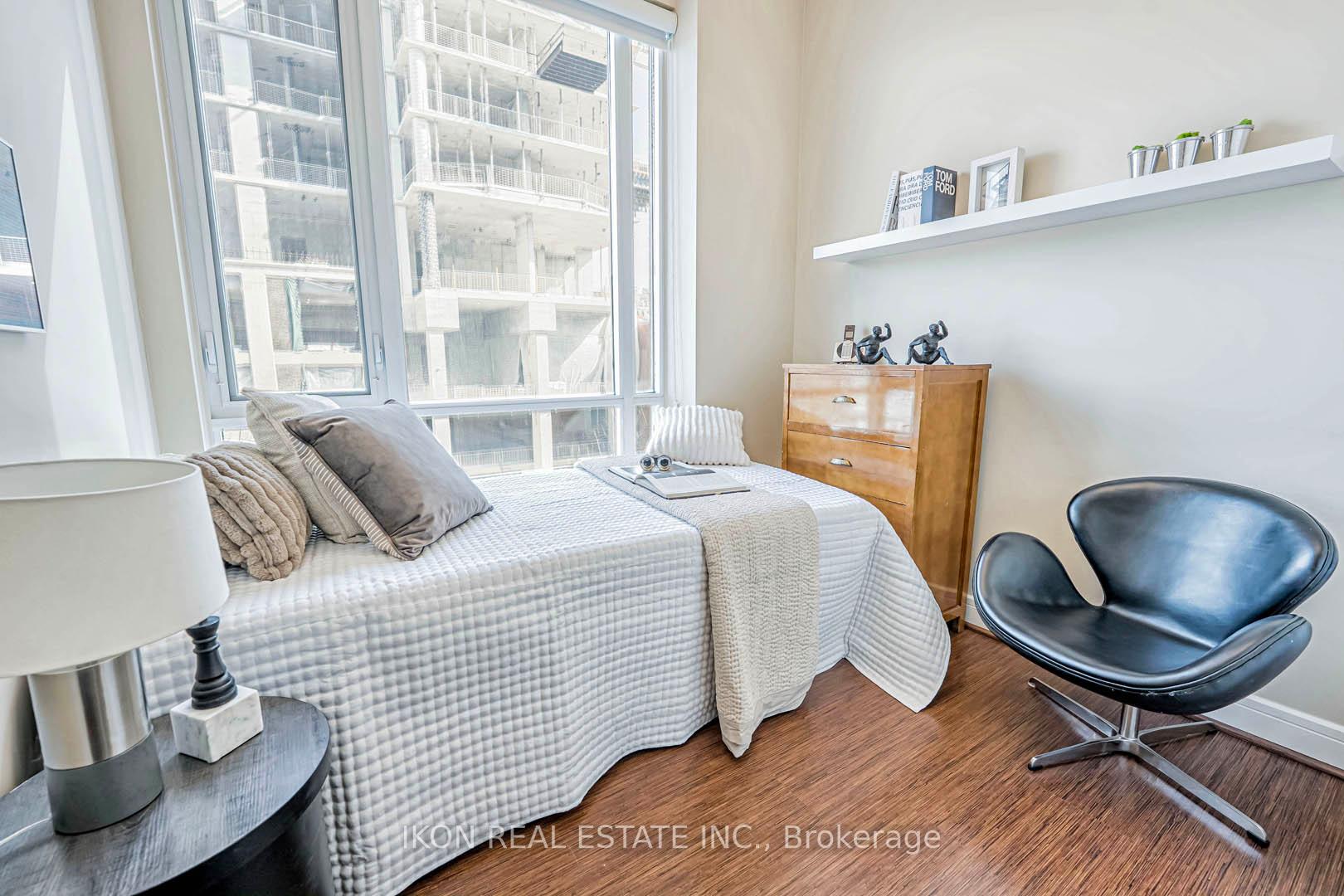 3 Bedrooms Condo at 116 George, Toronto For sale