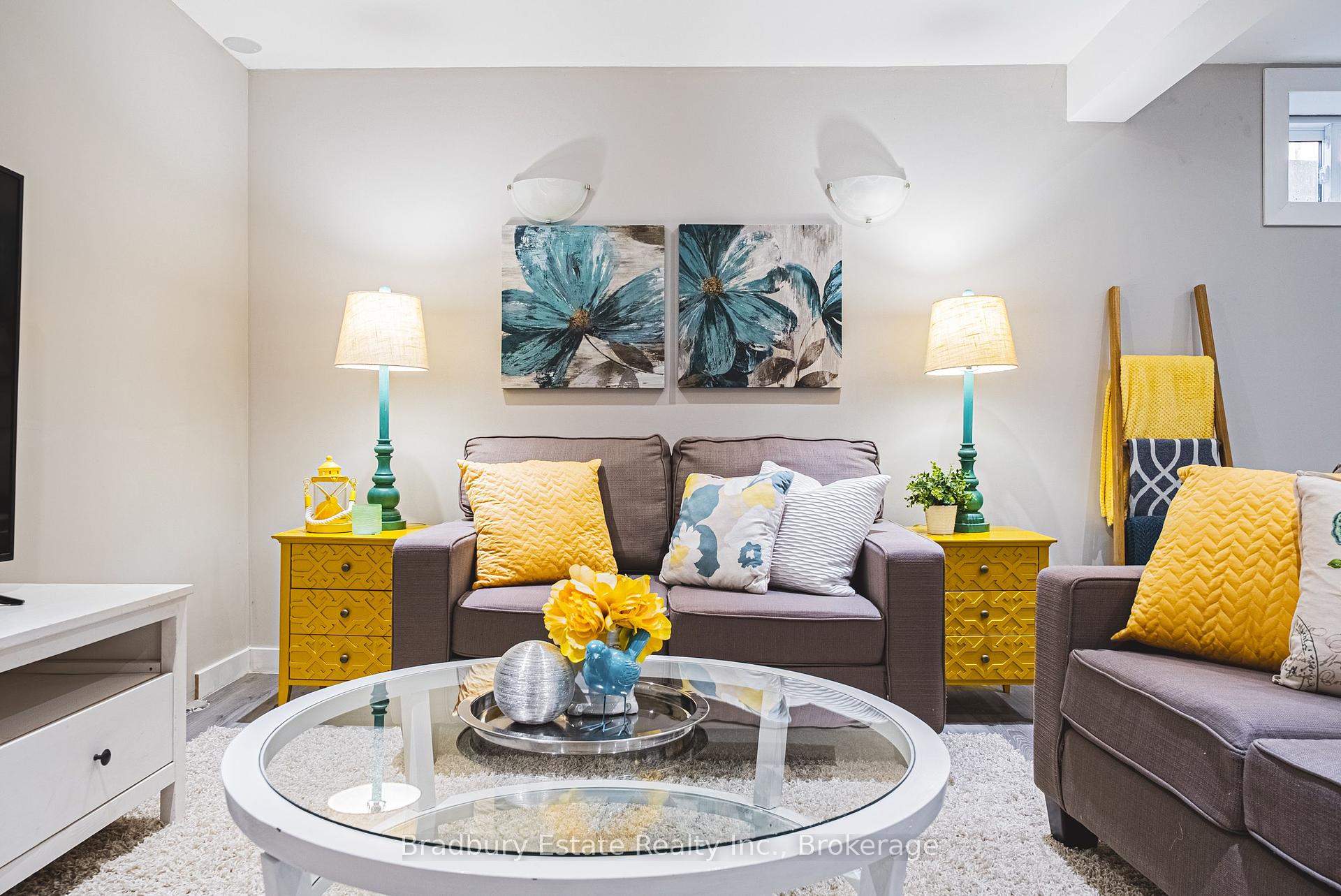 3 Bedrooms Condo at 1489 Ester, Burlington For sale