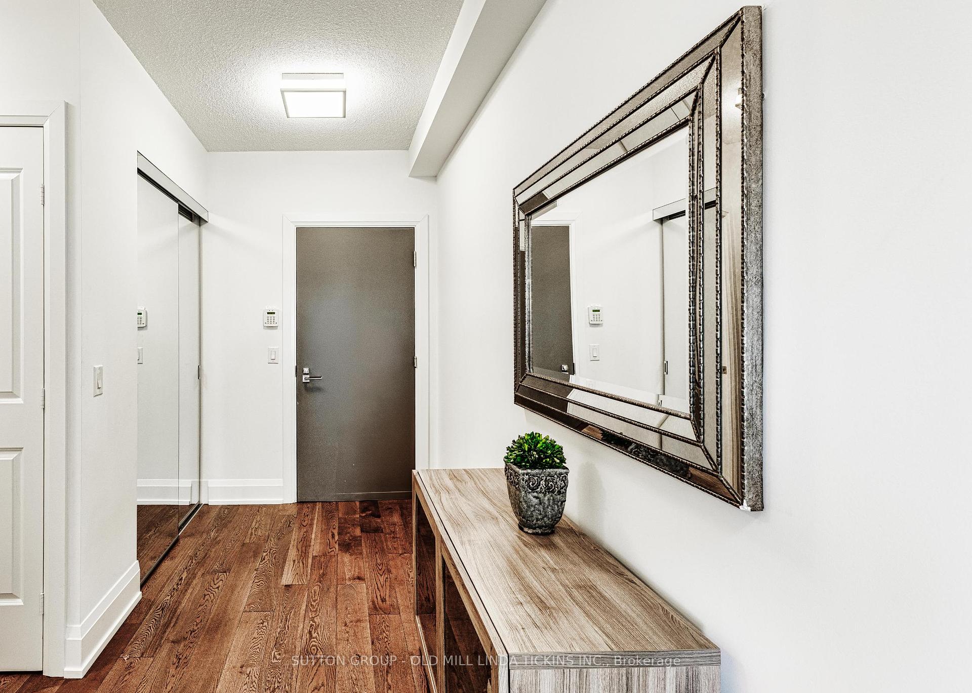 3 Bedrooms Condo at 1 Old Mill, Toronto For sale