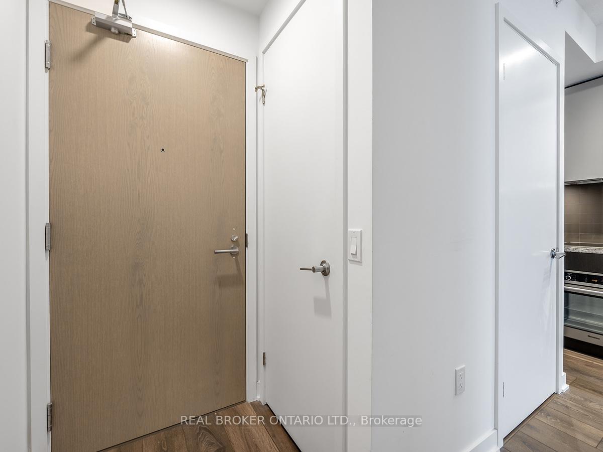 1 Bedroom Condo at 125 Blue Jays, Toronto For sale