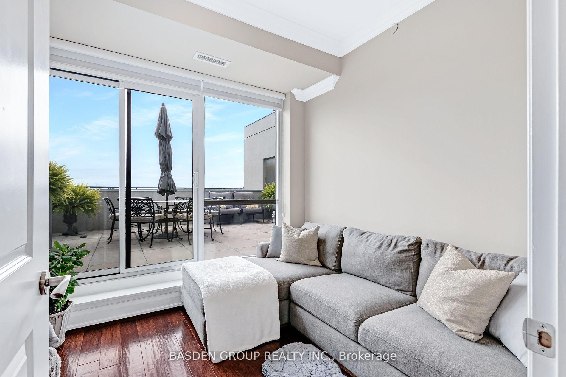 4 Bedrooms Condo at 4700 Highway 7, Vaughan For sale