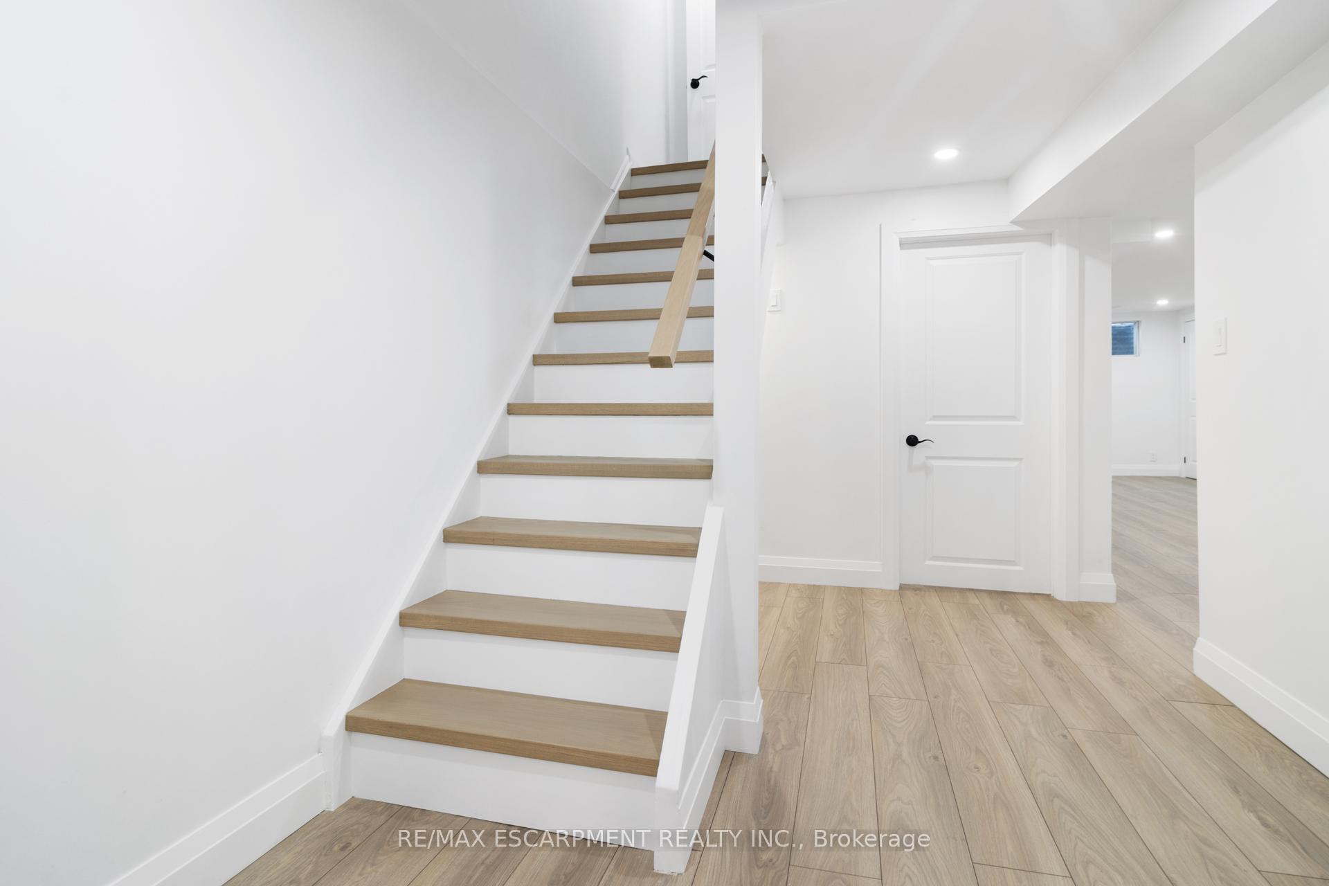 3 Bedrooms Condo at 2020 South Millway,  Mississauga For sale