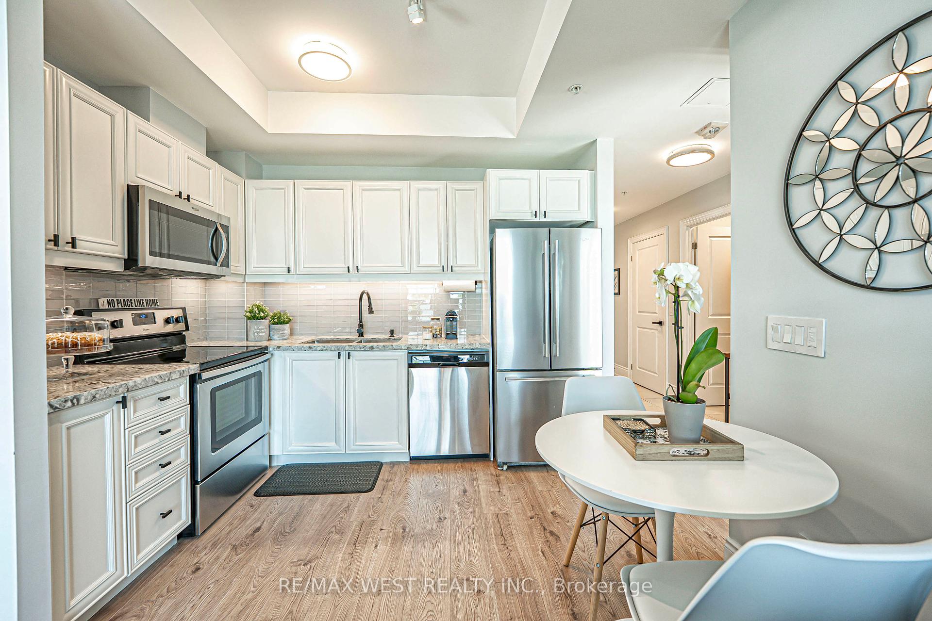 2 Bedrooms Condo at 2522 Keele, Toronto For sale