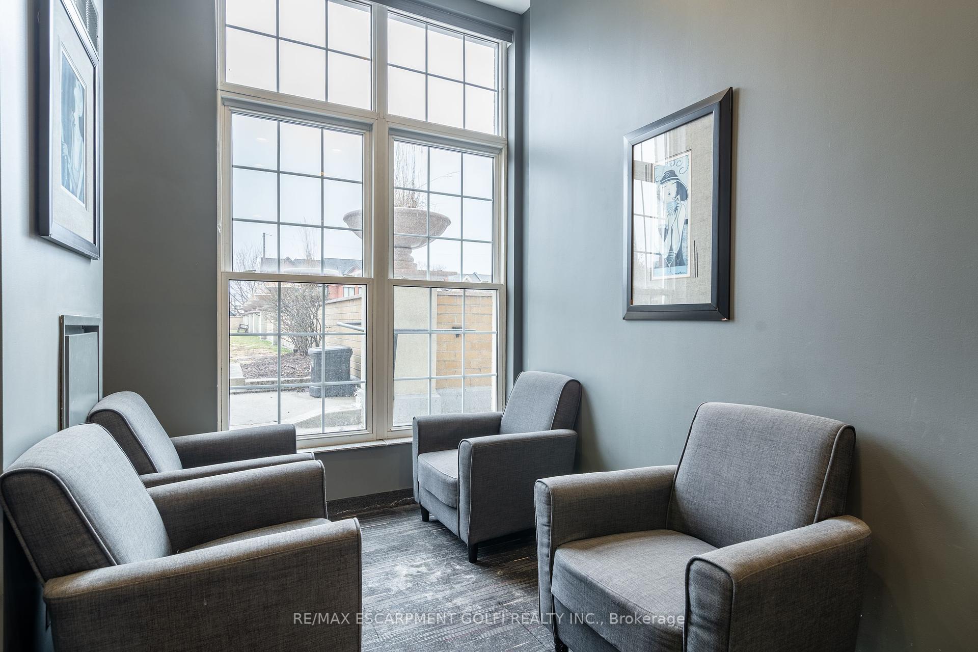 2 Bedrooms Condo at 135 James, Hamilton For sale