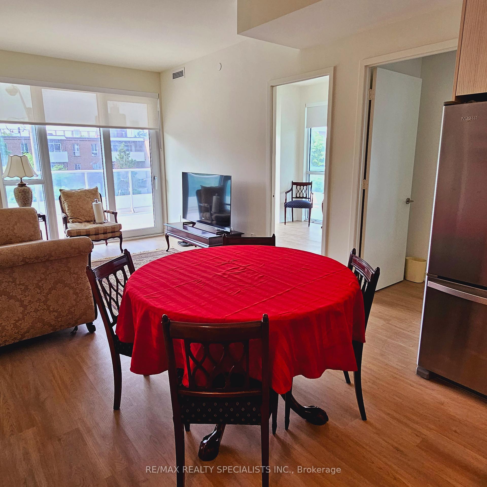 3 Bedrooms Condo at 10 DEERLICK, Toronto For sale