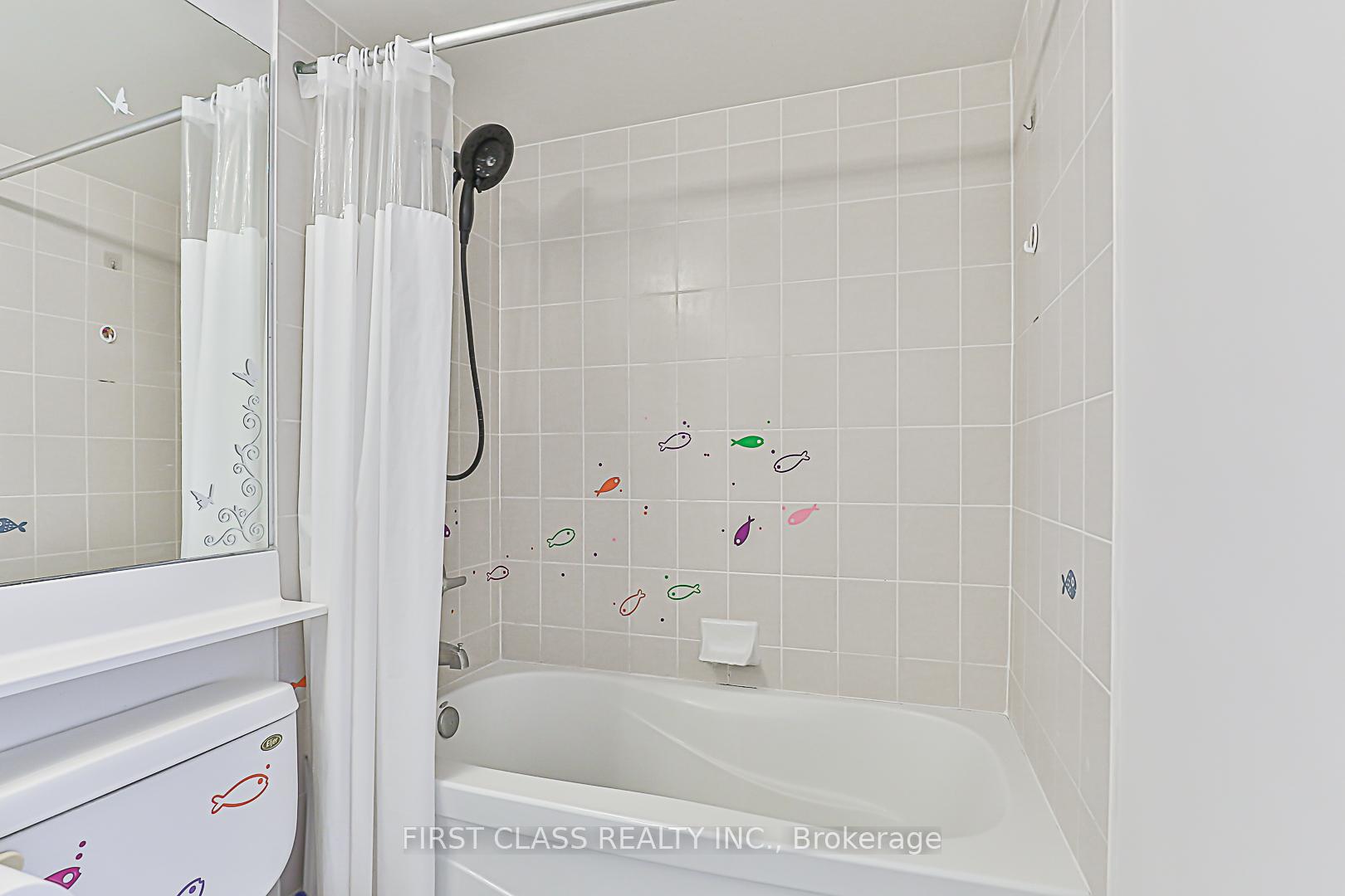 1 Bedroom Condo at 70 Town Centre, Toronto For sale