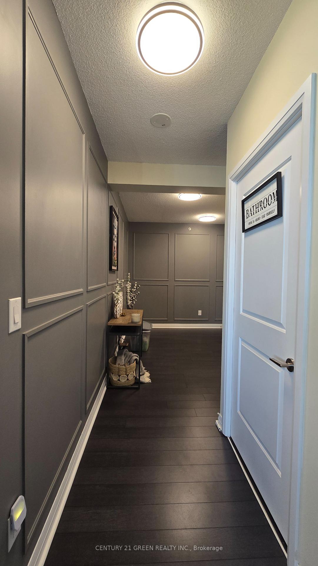 3 Bedrooms Condo at 5025 Four Springs, Mississauga For sale