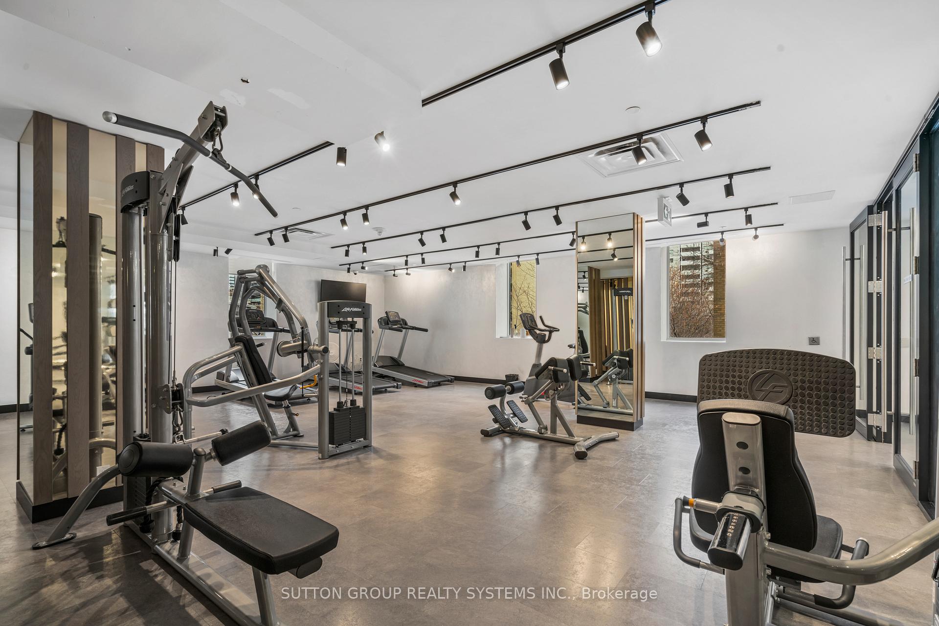 2 Bedrooms Condo at 11 Lillian, Toronto For sale