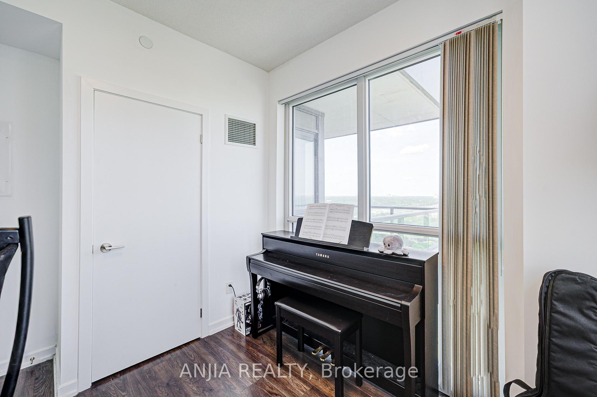 2 Bedrooms Condo at 50 Forest Manor, Toronto For sale