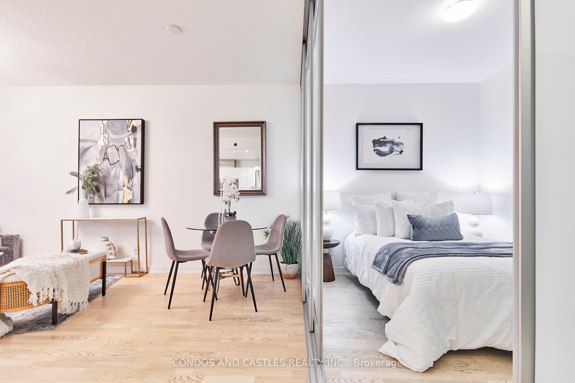 2 Bedrooms Condo at 88 Park Lawn, Toronto For sale