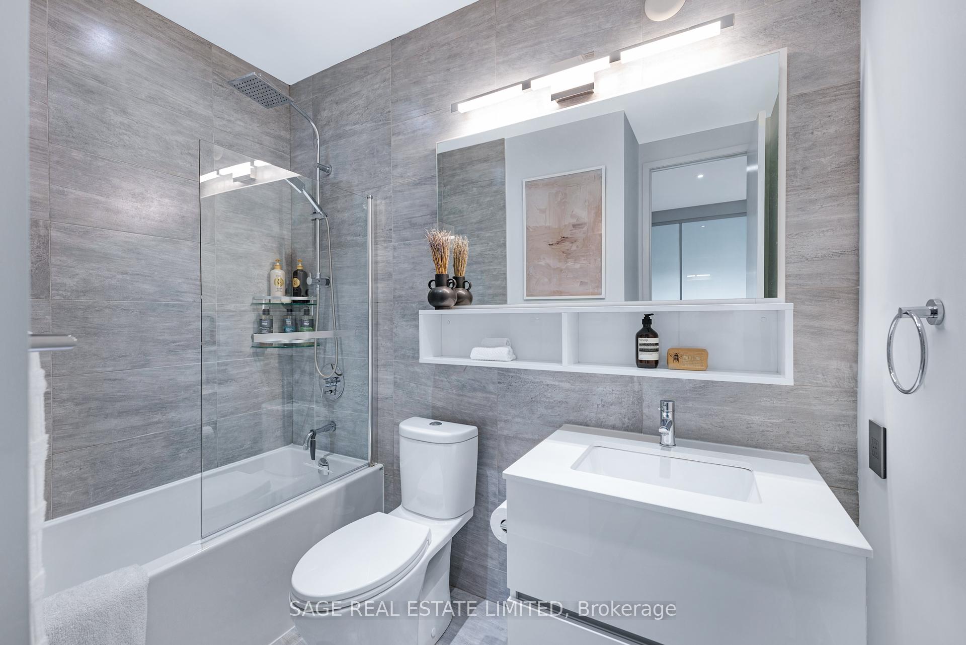 3 Bedrooms Condo at 377 Madison,  Toronto For sale
