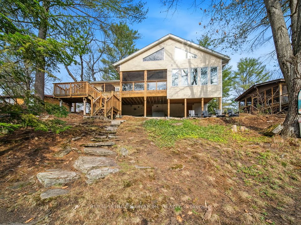 3309 Riverdale