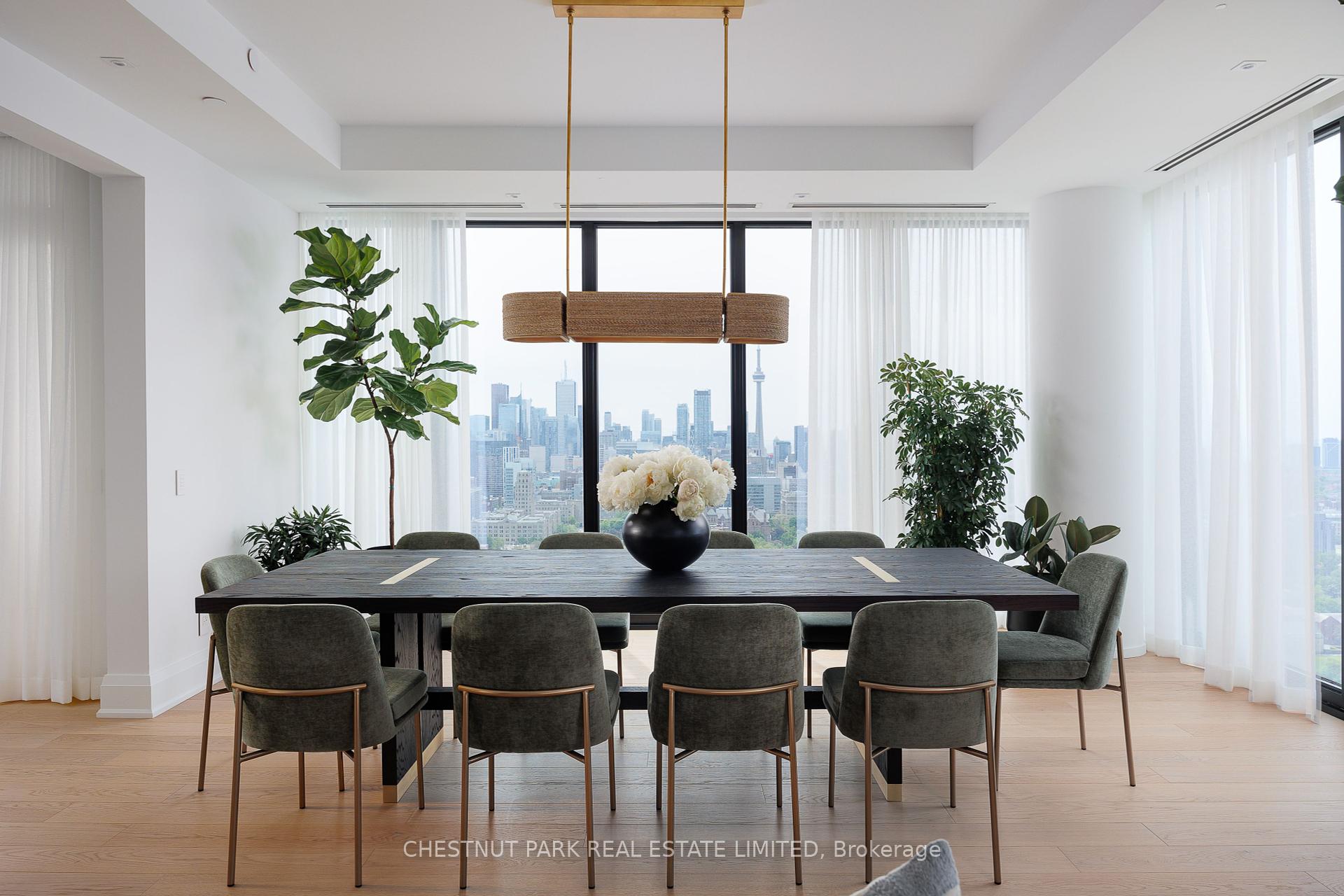4 Bedrooms Condo at 200 Cumberland,  Toronto For sale