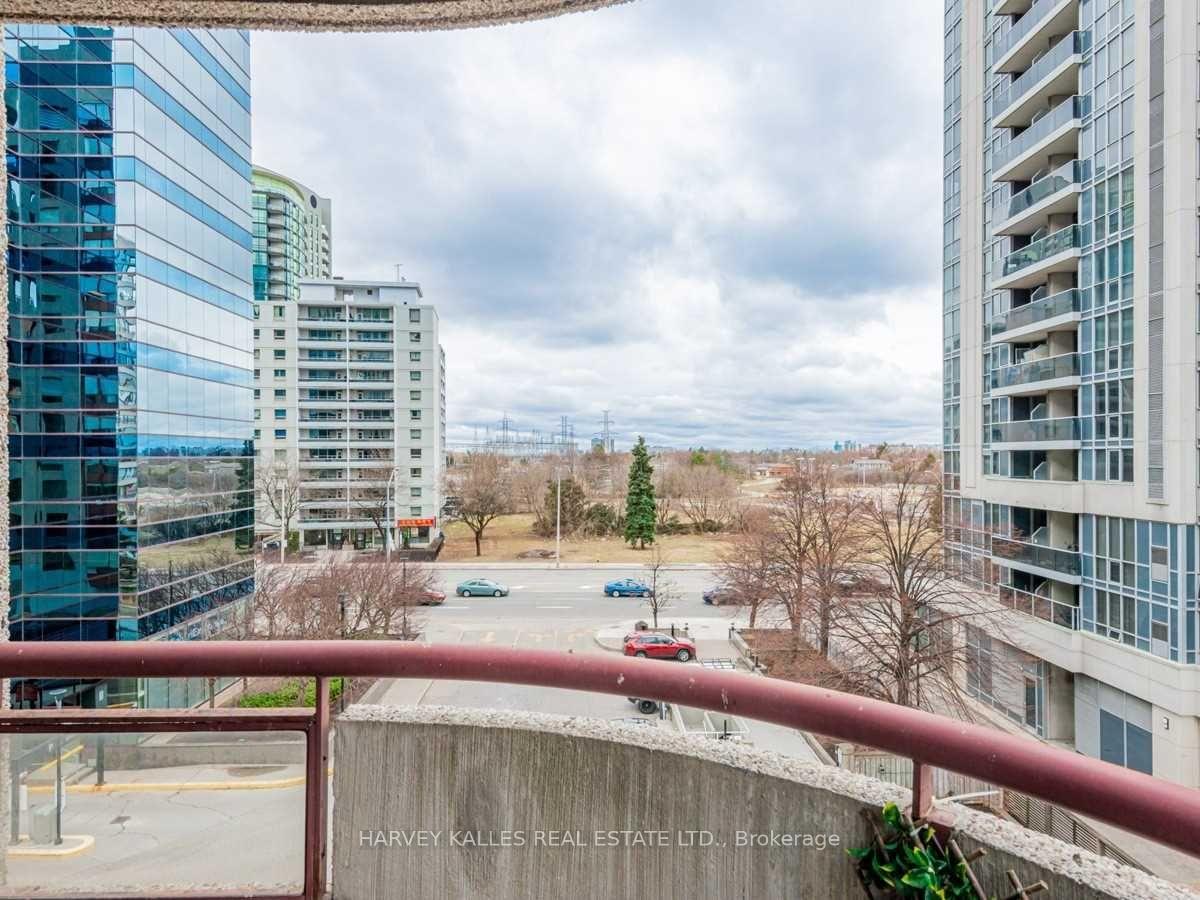 3 Bedrooms Condo at 5785 Yonge,  Toronto For sale