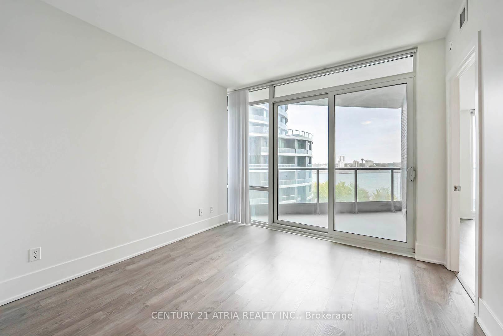2 Bedrooms Condo at 1 Edgewater, Toronto For sale