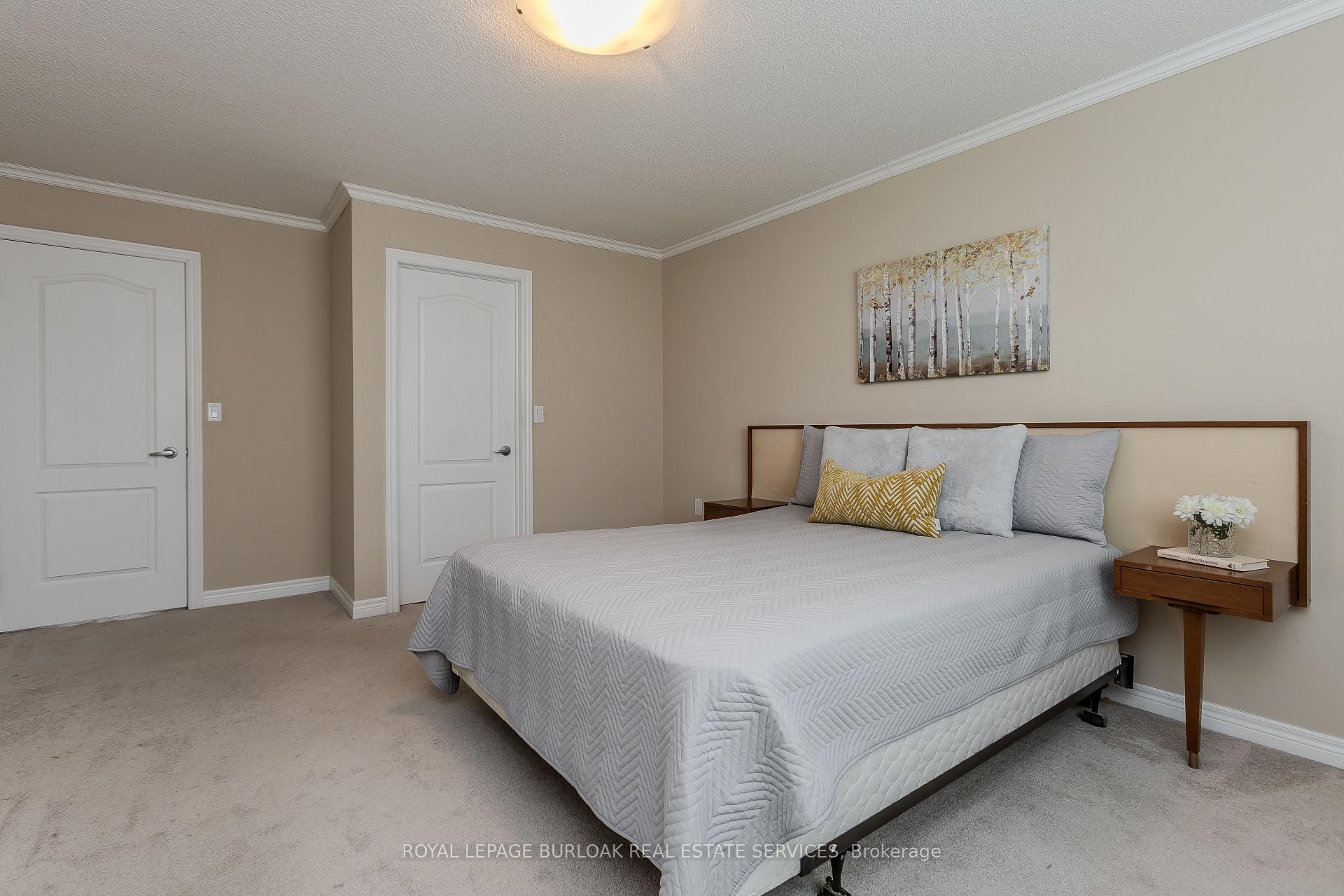 3 Bedrooms Condo at 2125 Itabashi, Burlington For sale