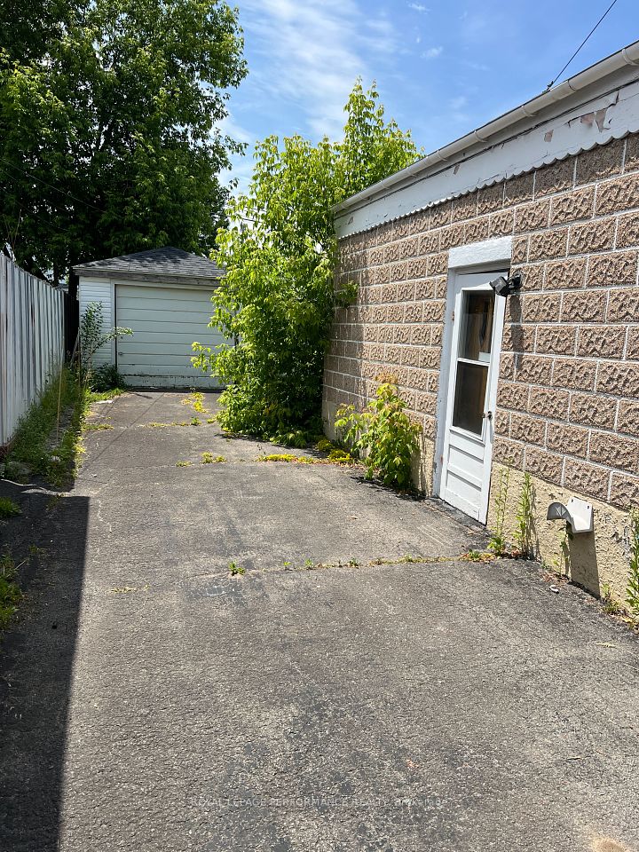 1138 Pitt Street, Cornwall, ON K6J 3T1