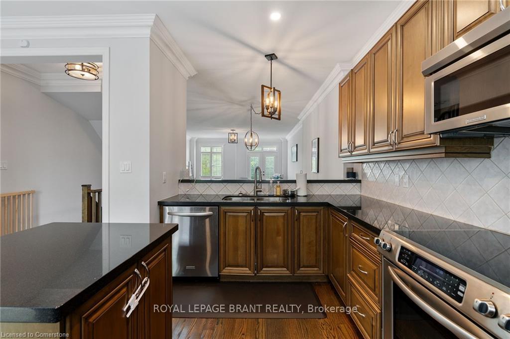 3 Bedrooms Condo at 6995 Glory, Mississauga For sale