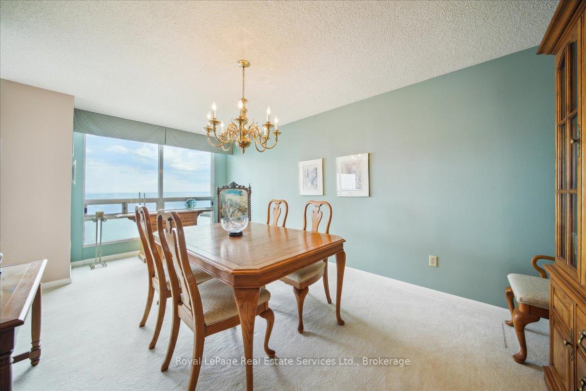 2 Bedrooms Condo at 2180 Marine, Oakville For sale