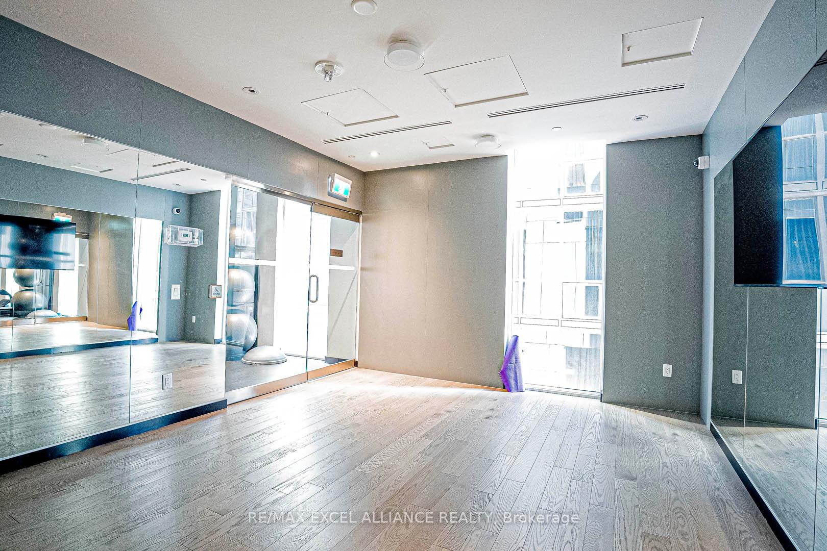 2 Bedrooms Condo at 357 King,  Toronto For sale