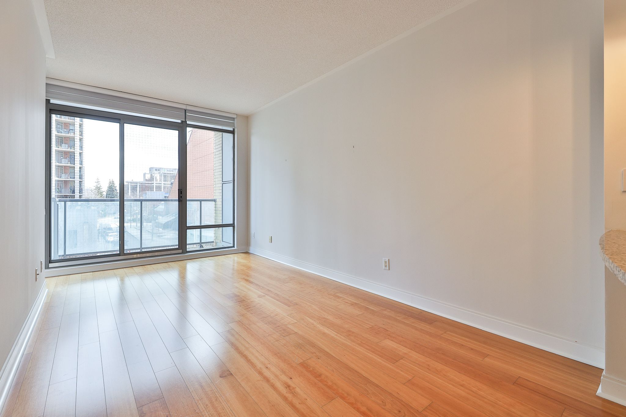 18 Yorkville Avenue 318