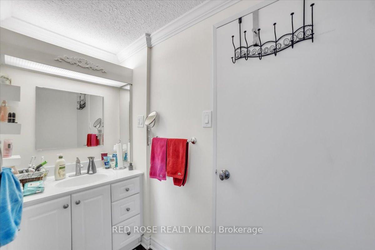 3 Bedrooms Condo at 3303 Don Mills,  Toronto For sale