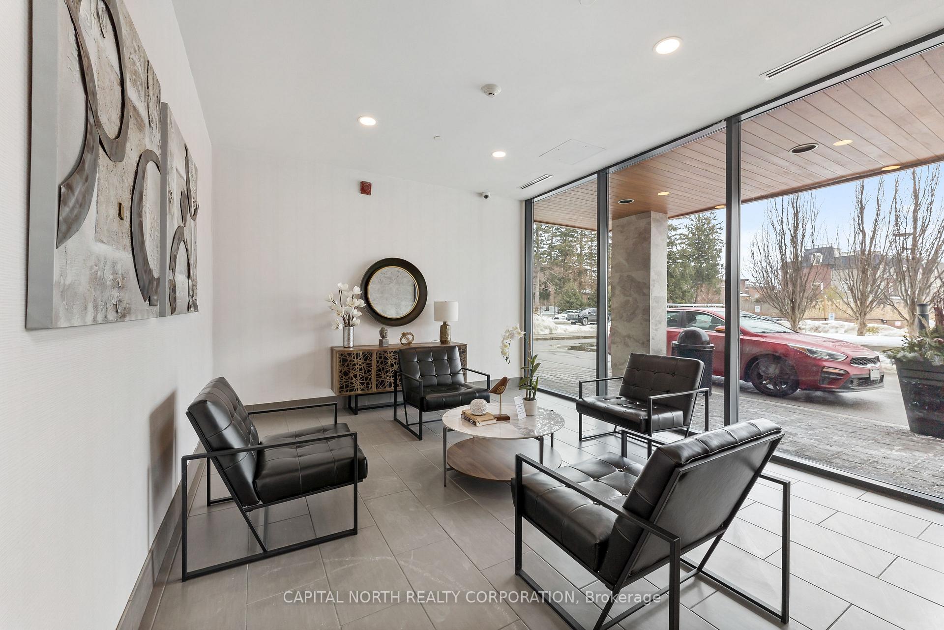 2 Bedrooms Condo at 4700 Highway 7, Vaughan For sale
