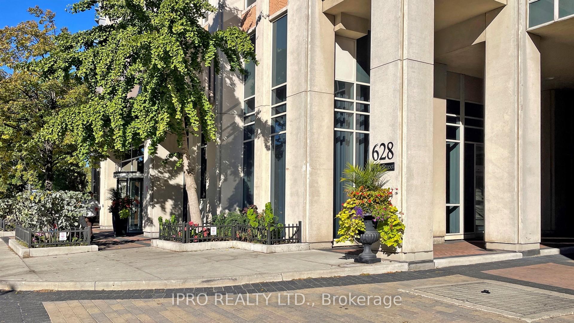 2 Bedrooms Condo at 628 Fleet, Toronto For sale