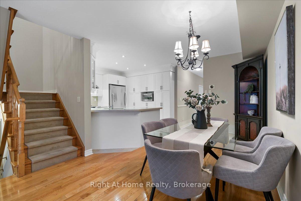 2 Bedrooms Condo at 2250 Rockingham, Oakville For sale