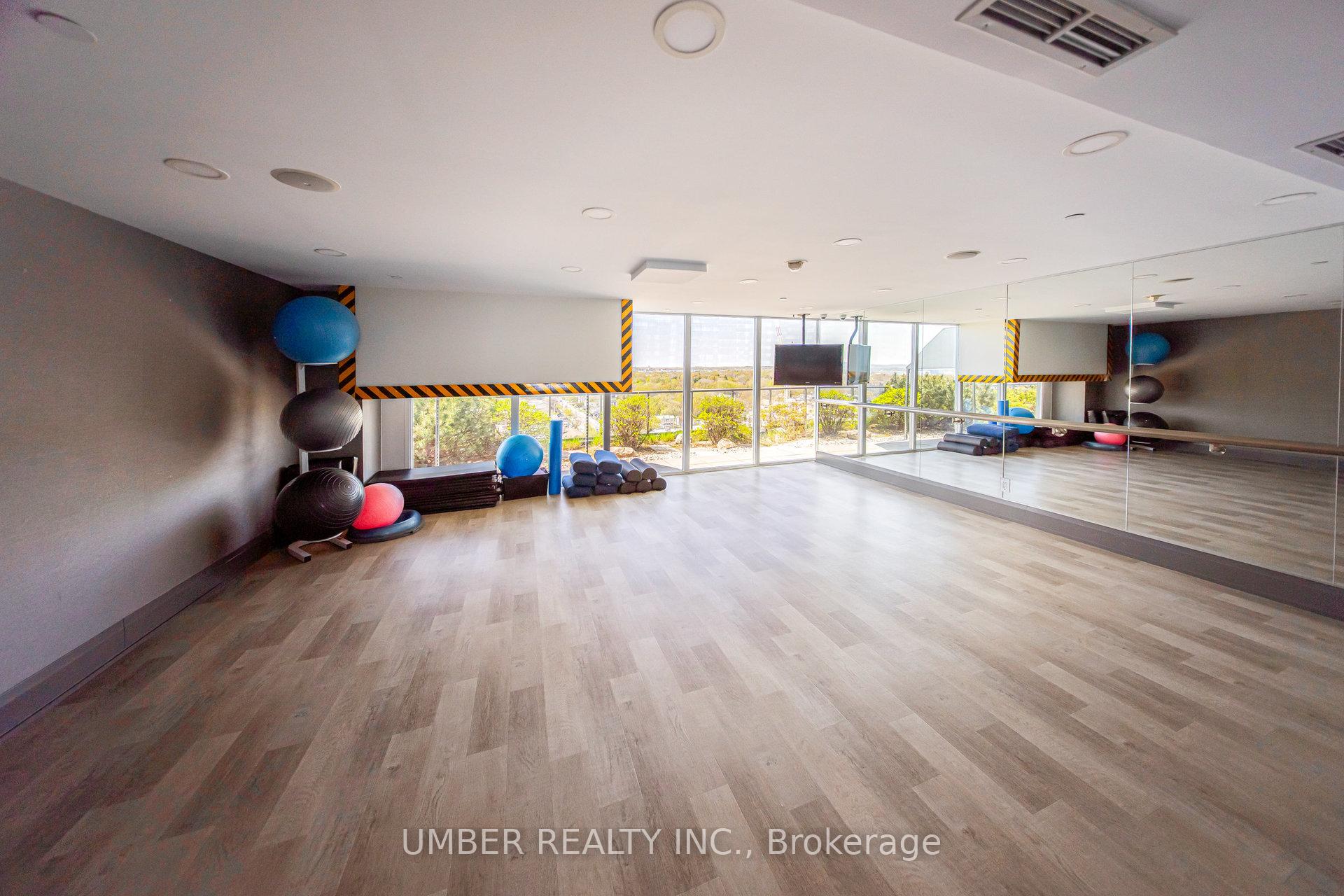 2 Bedrooms Condo at 11 Bronte, Oakville For sale