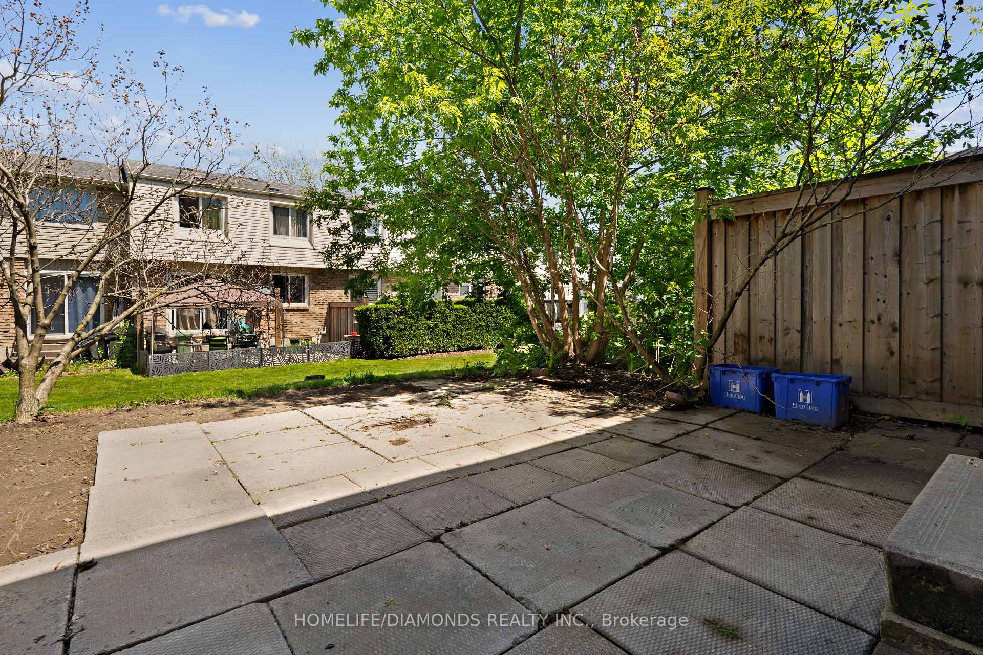 3 Bedrooms Condo at 262 KENORA, Hamilton For sale