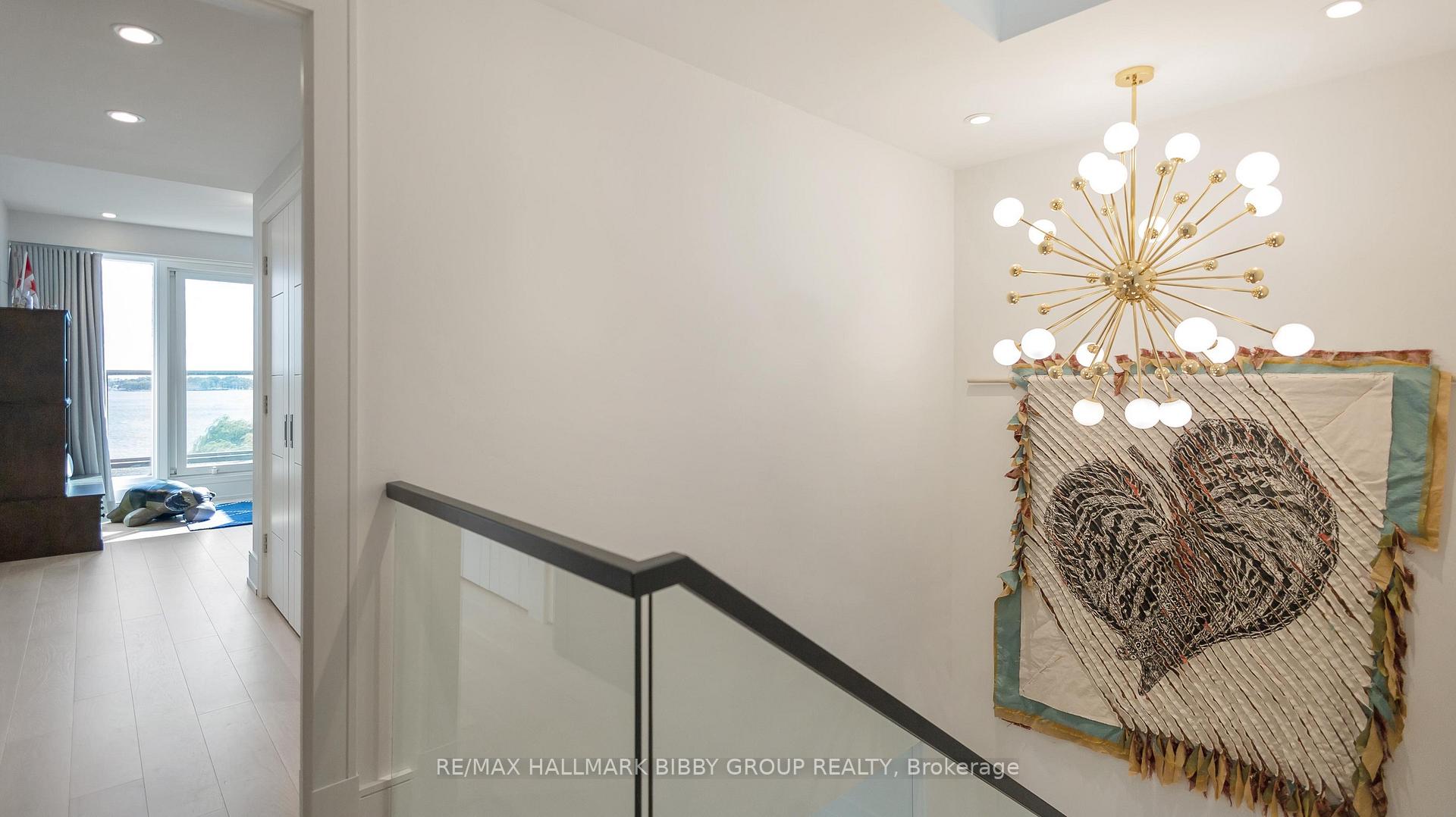 3 Bedrooms Condo at 99 Harbour, Toronto For sale