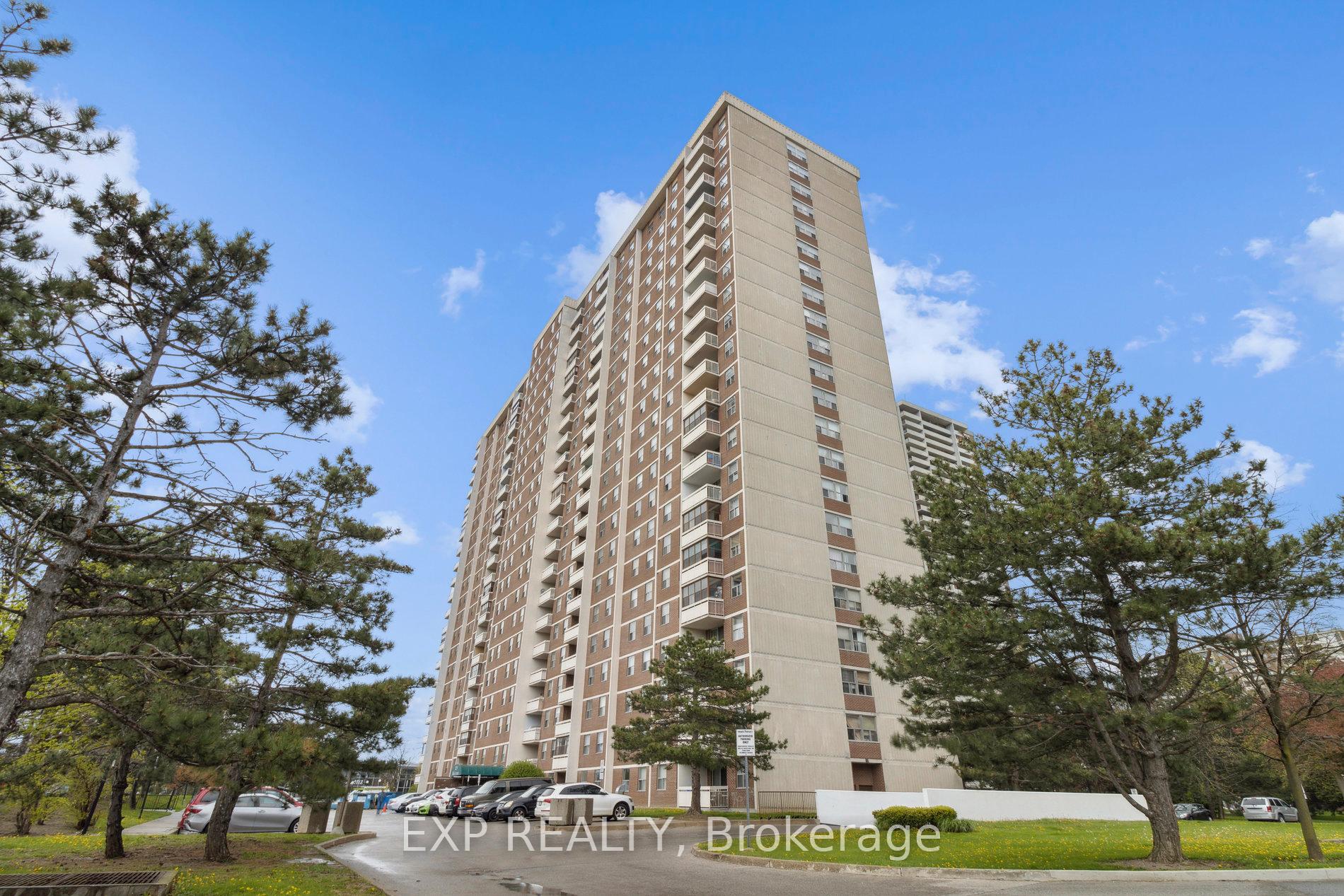 3 Bedrooms Condo at 205 Hilda, Toronto For sale