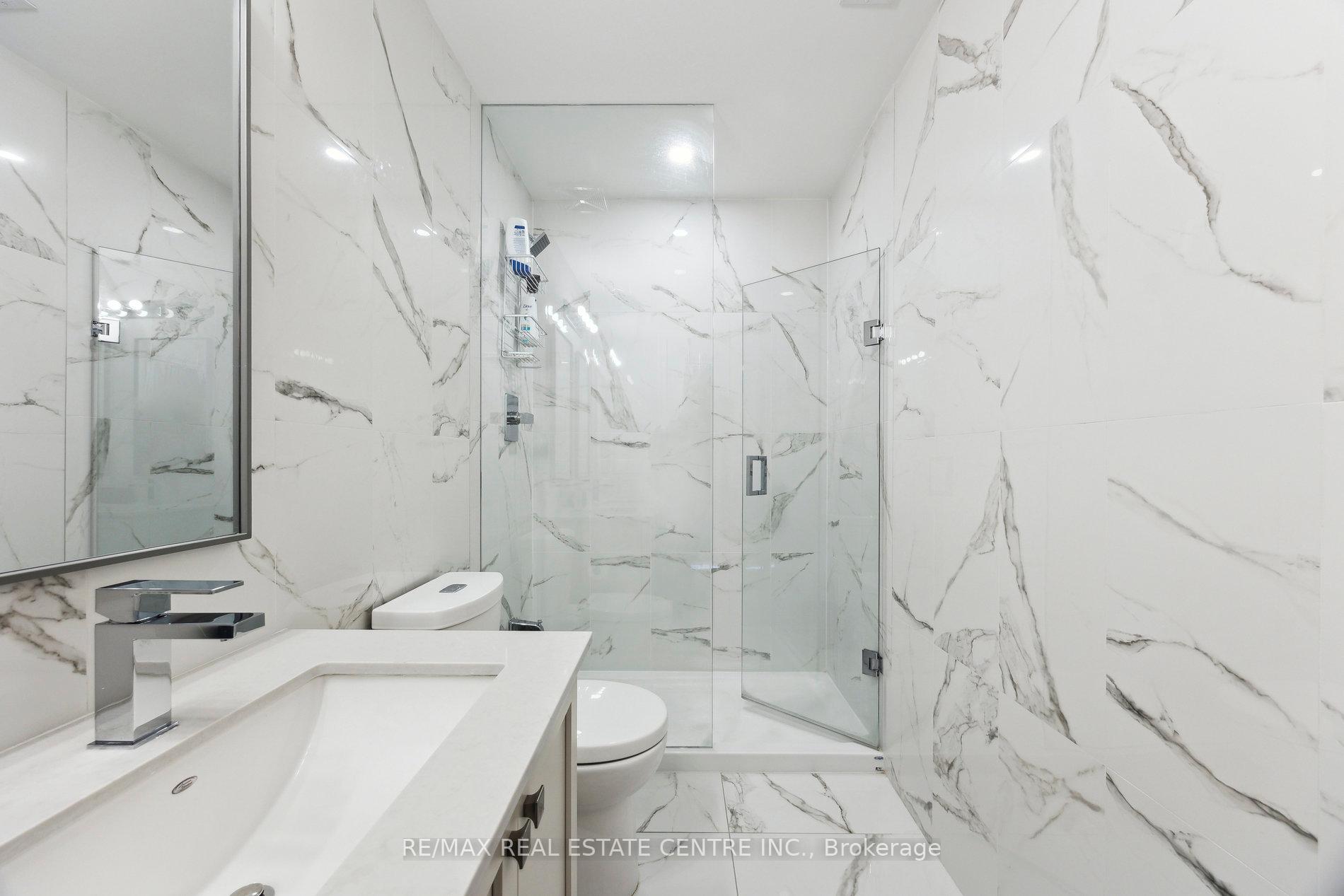 3 Bedrooms Condo at 9075 Jane,  Vaughan For sale